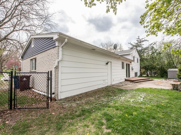 2608 Lookout Cir, Ann Arbor, MI 48104