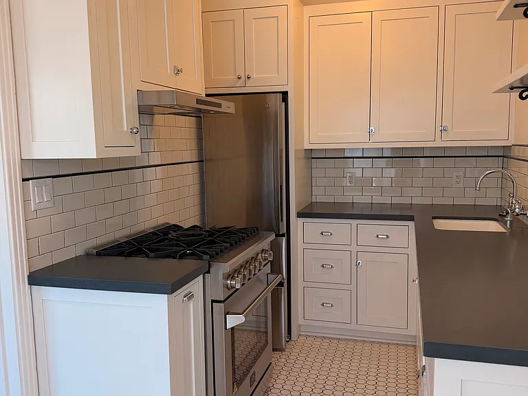 314 N Curson Ave #103 — Photo 7