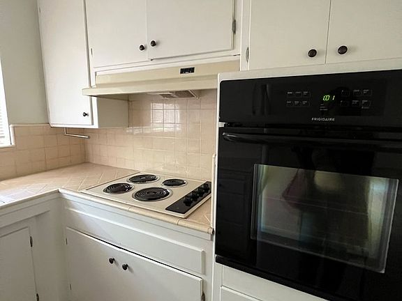 5th image of 219 Avery Ln #8