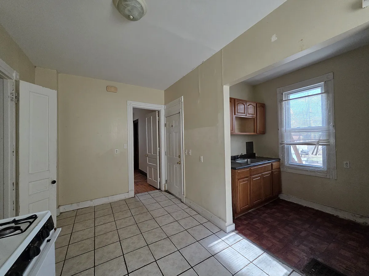 Building Photo - 331 Edgewood Ave #1A