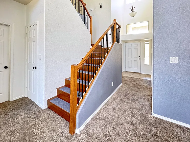 2036 Violeta Way SE — Photo 5