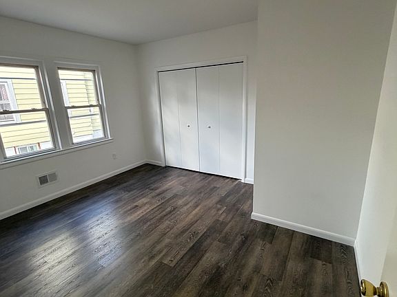 3rd image of 66 Broughton Ave Floor 1