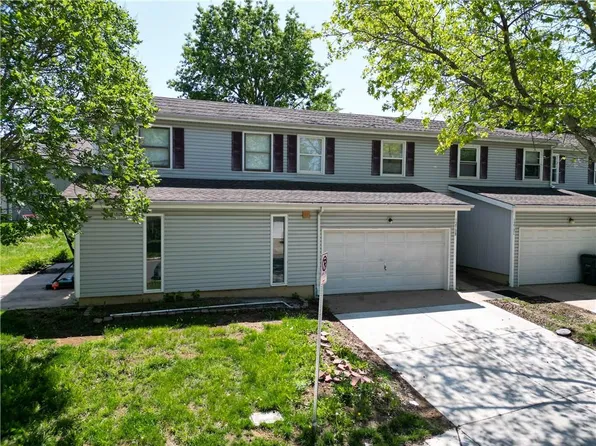 1270 N Petzold Dr APT B, Olathe, KS 66061