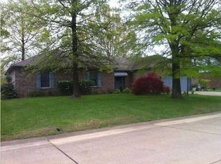 8411 Newbury Rd, Evansville, IN 47725