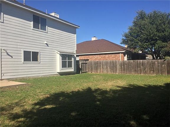 5th image of 1110 Terra St