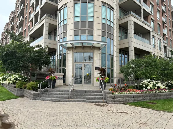 2480 Prince Michael Dr #406, Oakville, ON L6H 0H1