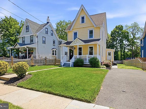 3rd image of 136 Greenwood Ave