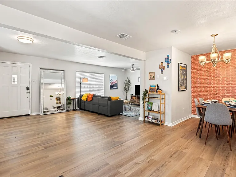 702 El Monte Blvd — Photo 12