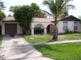 1010 Ridgeway Dr, North Fort Myers, FL 33903