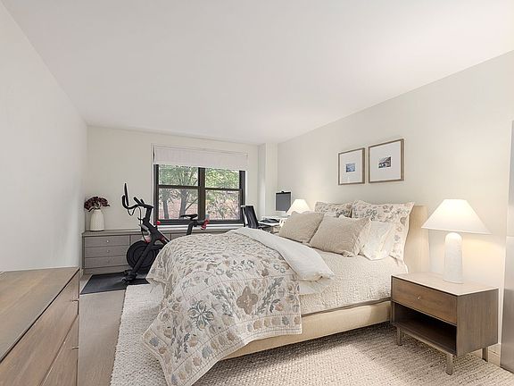 4th image of 201 W 70th St APT 2B