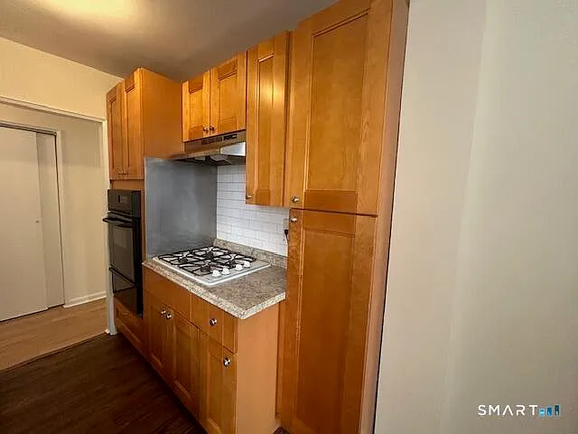 39 Glenbrook Rd #3U — Photo 9