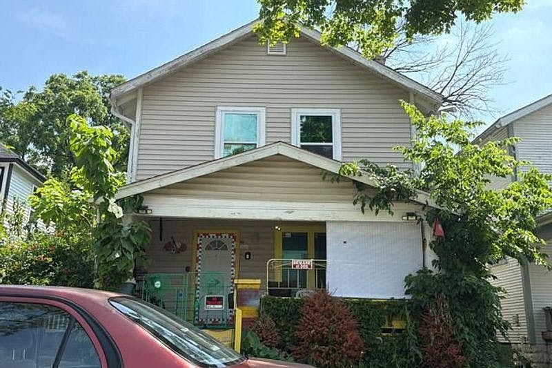 1st image of 240 S Harris Ave