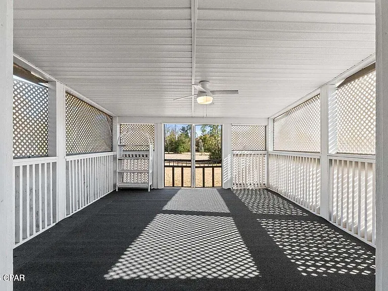 1041 Plantation Dr — Photo 15