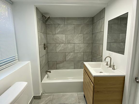 3rd image of 4030 Taylor Blvd #2