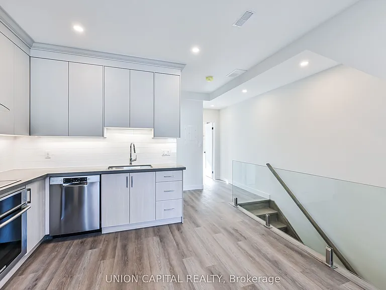 180 Broadview Ave #2 — Photo 4
