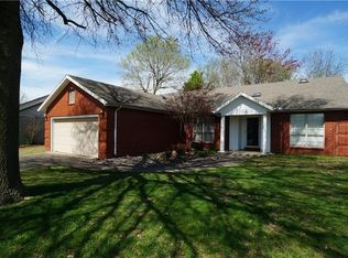 1624 E Devonshire Pl, Fayetteville, AR 72703