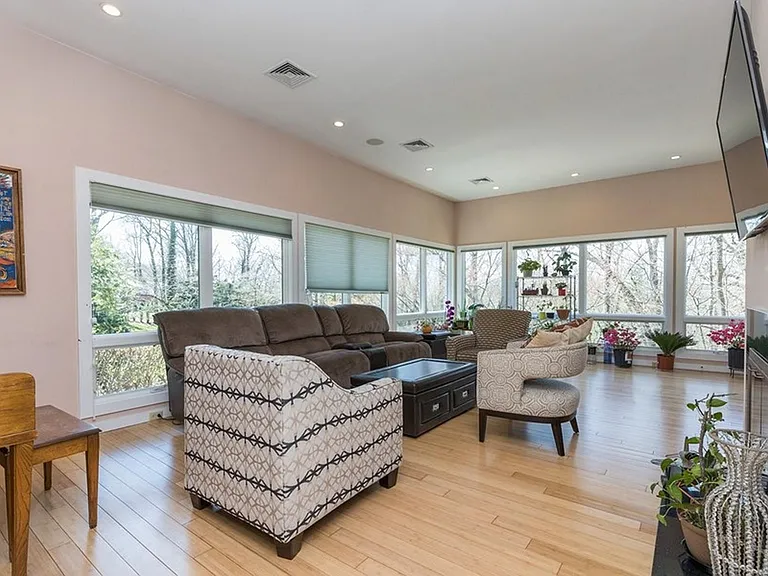 192 Stonehurst Dr — Photo 11