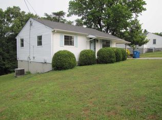 923 Hulana St, Rossville, GA 30741