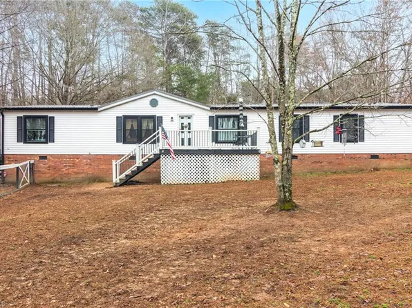 235 Geneva Dr, Eden, NC 27288