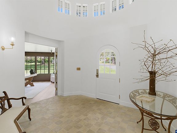 5th image of 3585 Deer Lake Ct SE