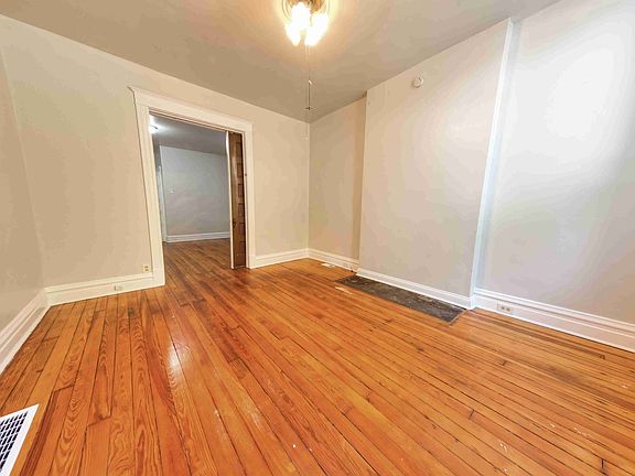 2nd image of 4748-50 Tennessee Pl #4750