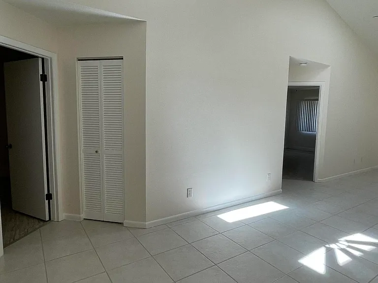 613 Manatee Dr — Photo 22