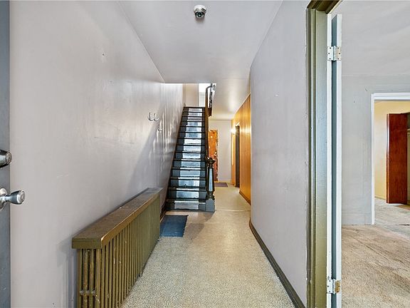 5th image of 353 Cedarville St