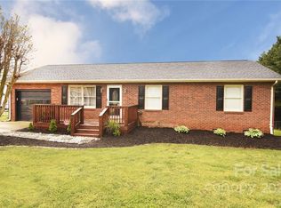 94 Dogwood Acres Ln, Taylorsville, NC 28681