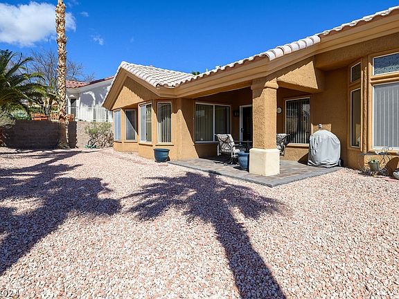 3rd image of 10401 Marymont Pl