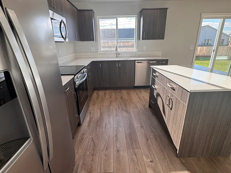 1092 Ellis River Ave — Photo 2