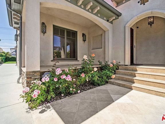 3rd image of 333 N Poinsettia Pl