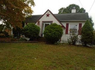 90 Milk St, Methuen, MA 01844