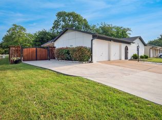 2143 Lake By Dr, Irving, TX 75060
