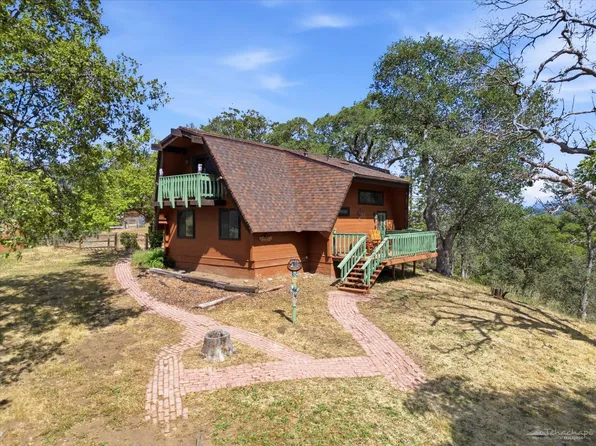 24300 Woodbine Ct, Tehachapi, CA 93561