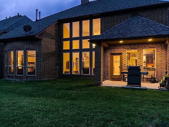 3rd image of 4015 Misty Waters Ln
