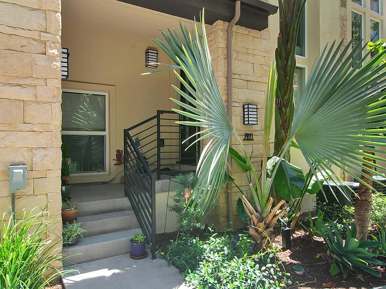 7921 Modern Oasis Dr — Photo 26