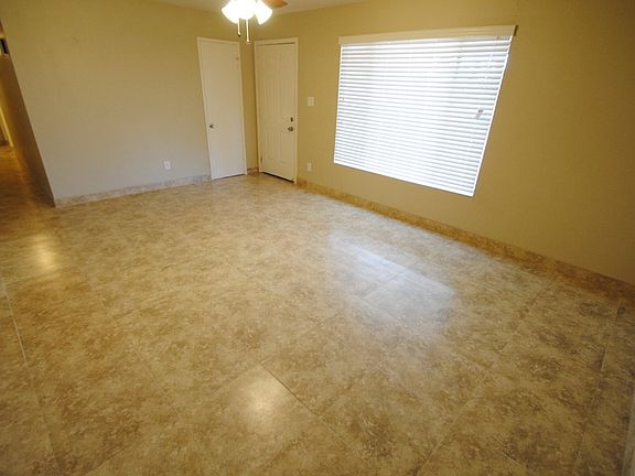 3rd image of 2211 W Palo Verde Dr
