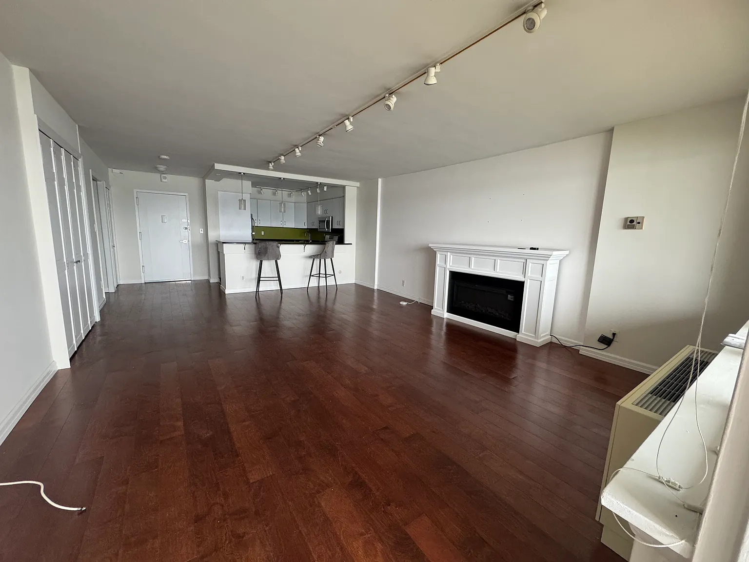Studio, 600 sqft, $2,650 — Photo 2