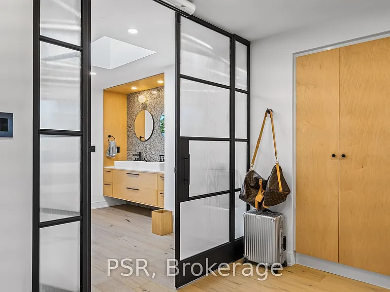 53 Palmerston Ave — Photo 33