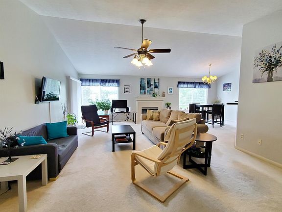 3rd image of 4321 N Shore Dr APT 301