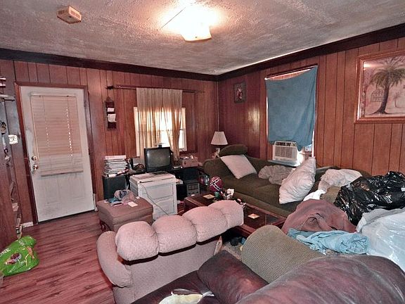 4th image of 1625 Mall St