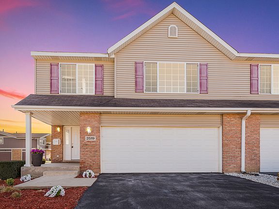 2nd image of 2519 Spruce Ln