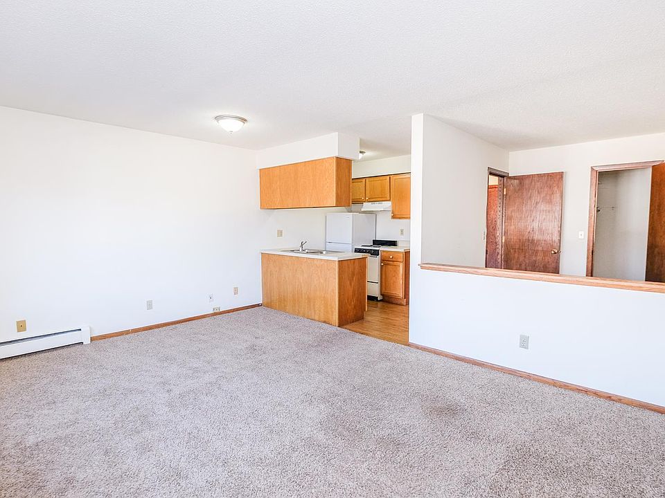 1st image of 2930 33rd Ave S #5ac0e652f