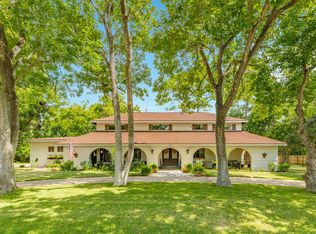 121 Stucker Ln, West Columbia, TX 77486