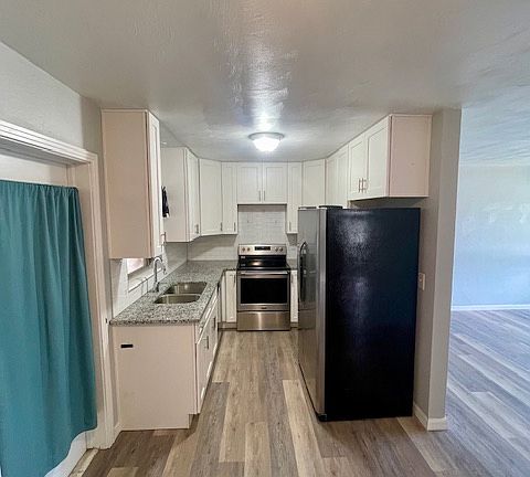 3rd image of 243 W Wisconsin Ave #1