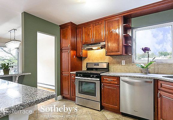 5th image of 74-30 Yellowstone Blvd #2
