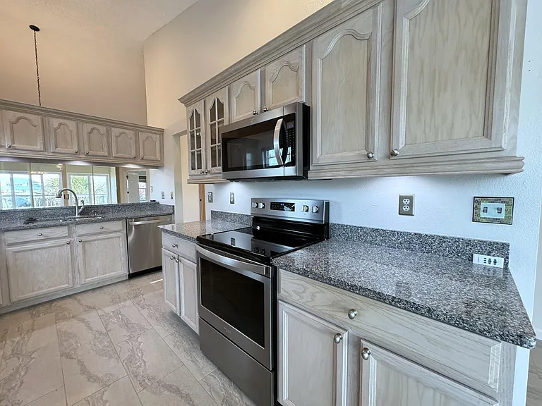 1005 Pelican Ct — Photo 7