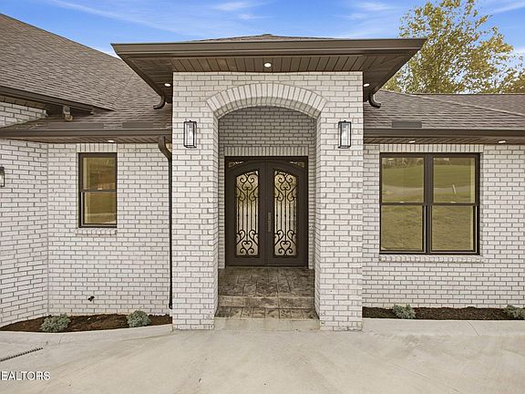 3rd image of 7418 Ridge Haven Ct
