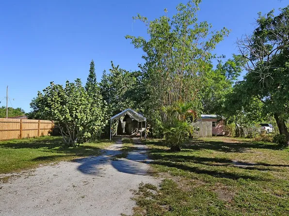 104 Wisconsin St, Lake Worth, FL 33461