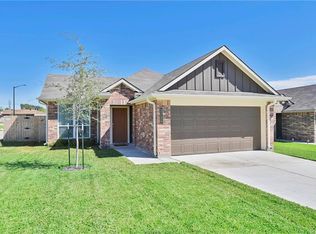 3726 McKenzie St, Bryan, TX 77803